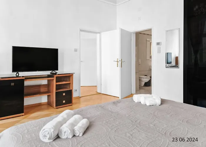 Four-bedroom, Four King-size Comfort Apartamento Viena